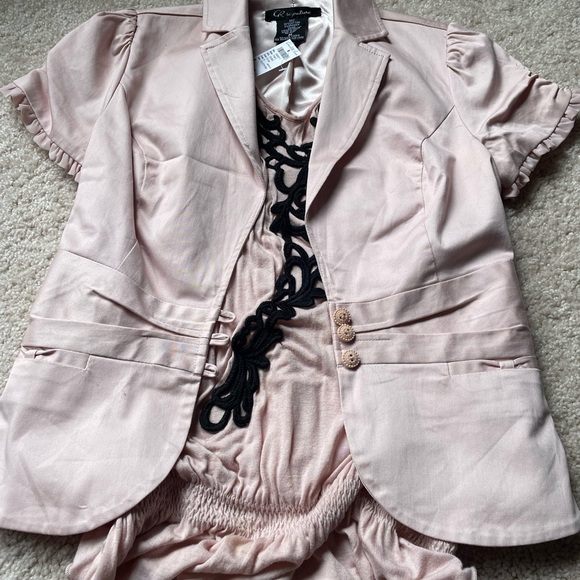 🎁 NWT Short Sleeve Blazer with Black with tank top - Picture 8 of 8